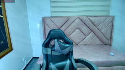 Snapshot of dakotha_v chatting on 01.26.25 Dakotha online show from 01.26.25