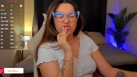 dakottaa__ online show from 12.17.25