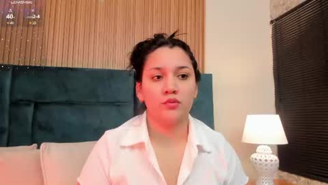 Snapshot of dalia_alissa chatting on 07.17.26 Violeta online show from 07.17.26