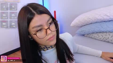 Snapshot of daliapunkt chatting on 01.31.25 Dalia online show from 01.31.25