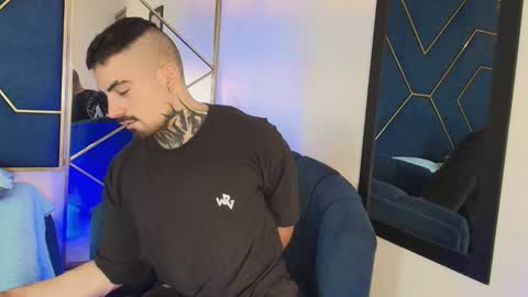 Snapshot of dallas_whitee chatting on 02.25.26 Dallas whitee online show from 02.25.26