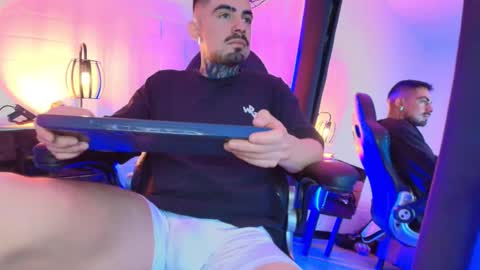 Dallas whitee online show from 03.25.26