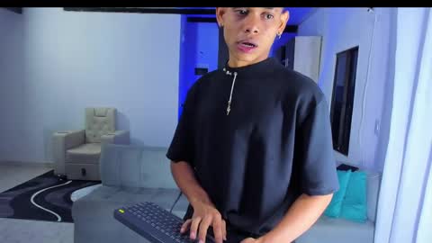 Snapshot of damar_felipe chatting on 02.11.25 damar_felipe online show from 02.11.25