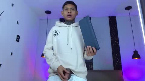 Snapshot of damar_felipe chatting on 10.09.25 damar_felipe online show from 10.09.25