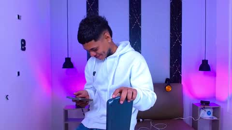 Snapshot of damar_felipe chatting on 10.12.25 damar_felipe online show from 10.12.25