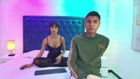 Snapshot of damian_and_roxanne chatting on 09.10.25 DAMIAN AND ROXANNE. online show from 09.10.25