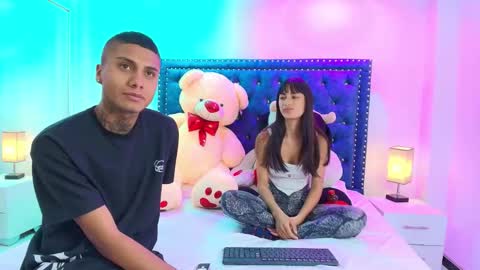 Snapshot of damian_and_roxanne chatting on 09.26.25 DAMIAN AND ROXANNE. online show from 09.26.25