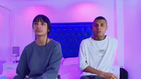 Snapshot of damian_and_roxanne chatting on 11.30.25 DAMIAN AND ROXANNE. online show from 11.30.25