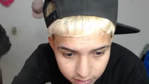 damiansexyboy69 online show from 11.26.25