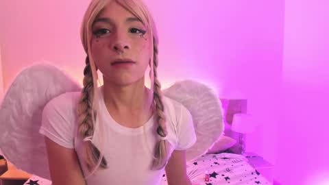 Snapshot of damiian20_ chatting on 11.02.25 Damian online show from 11.02.25