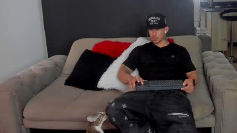 INSTAGRAM  DAMMIANMILLEROFICIAL online show from 02.01.26