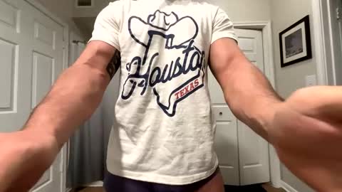 Snapshot of damnimhandsome25 chatting on 02.05.25 Clyde online show from 02.05.25