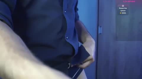 Snapshot of damon_frost chatting on 12.18.24 damon_frost online show from 12.18.24