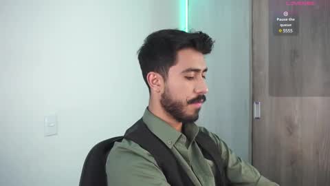 Snapshot of damon_frost chatting on 12.19.24 damon_frost online show from 12.19.24