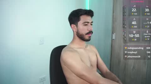 Snapshot of damon_frost chatting on 12.19.24 damon_frost online show from 12.19.24