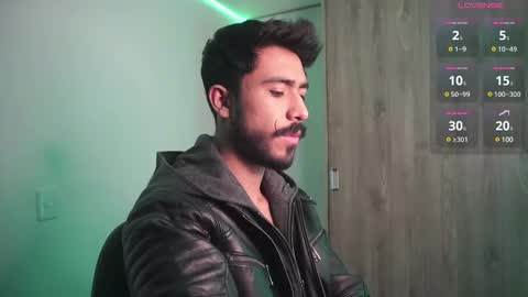 Snapshot of damon_frost chatting on 12.26.24 damon_frost online show from 12.26.24