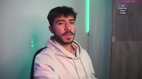 Snapshot of damon_frost chatting on 12.28.24 damon_frost online show from 12.28.24