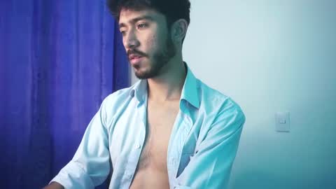 Snapshot of damon_frost chatting on 01.04.25 damon_frost online show from 01.04.25