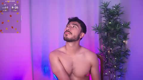 Snapshot of damon_frost chatting on 11.05.25 damon_frost online show from 11.05.25