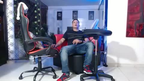 damyan_2003 online show from 12.14.24