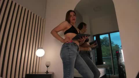 Snapshot of dana_cole chatting on 11.18.25 dana_cole online show from 11.18.25