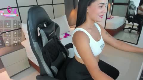 D A N A  online show from 10.18.25