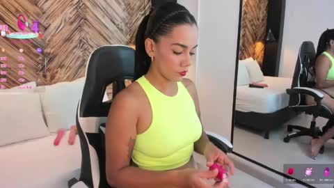 D A N A  online show from 04.18.26