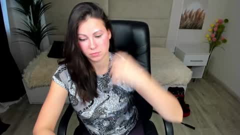 Dana Dom online show from 01.20.25