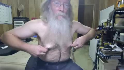 Snapshot of danagm chatting on 12.25.24 Dana online show from 12.25.24