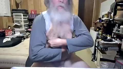 Snapshot of danagm chatting on 12.29.24 Dana online show from 12.29.24