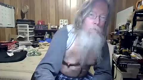 Snapshot of danagm chatting on 01.09.25 Dana online show from 01.09.25