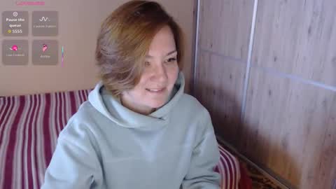 Snapshot of danbie_leen chatting on 10.16.25 danbie_leen online show from 10.16.25
