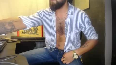 Snapshot of danbury44 chatting on 09.08.25 danbury online show from 09.08.25