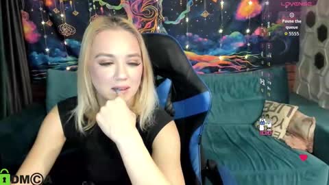 dances_queen online show from 01.12.26