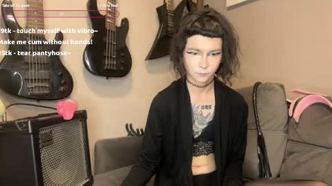 Snapshot of dandelion_sea chatting on 10.05.25 dandelion_sea online show from 10.05.25