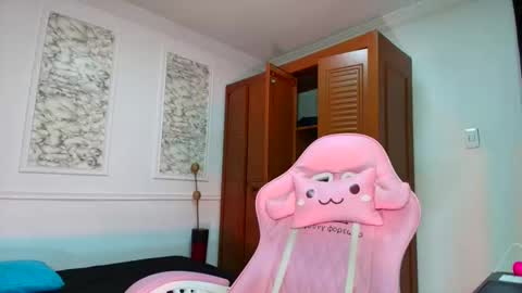 Danella Houston online show from 01.06.26