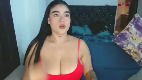 Snapshot of danessa_cruz chatting on 11.06.25 Danessa online show from 11.06.25