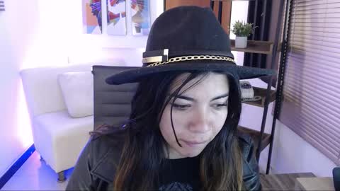 Veronica online show from 10.15.25