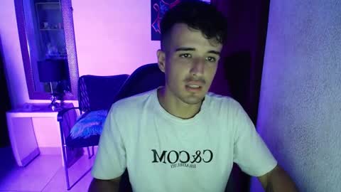 Snapshot of daniel_velez26 chatting on 11.25.25 daniel_velez26 online show from 11.25.25