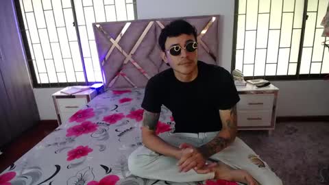 daniel_velez26 online show from 05.12.26