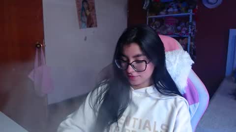 Snapshot of daniela_cute22 chatting on 09.23.25 DANIELA online show from 09.23.25