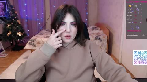 Daniela Cooper online show from 01.05.26