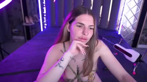 danielareign online show from 06.02.26