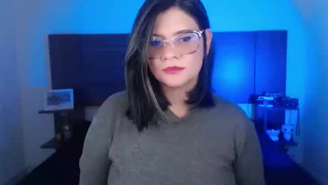 Snapshot of daniellerain chatting on 03.08.25 daniellerain online show from 03.08.25