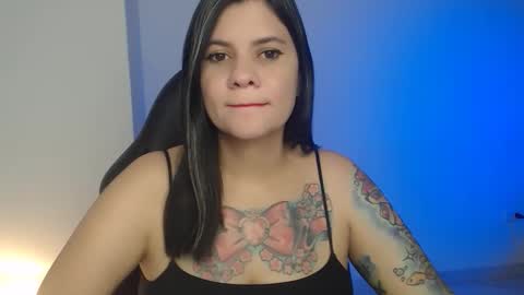 Snapshot of daniellerain chatting on 12.02.25 daniellerain online show from 12.02.25