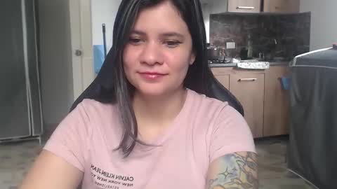 Snapshot of daniellerain chatting on 02.01.26 daniellerain online show from 02.01.26