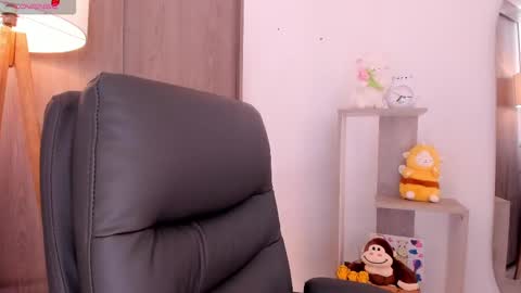 Danielle Rose online show from 10.04.25