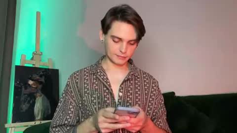 Snapshot of danieltuckerr chatting on 11.21.25 danieltuckerr online show from 11.21.25