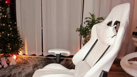 Snapshot of danii_jimenez chatting on 12.27.24 Daniela online show from 12.27.24