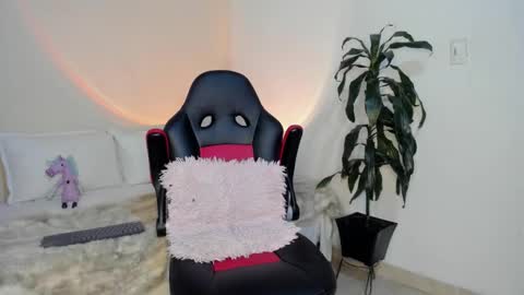 Snapshot of danii_jimenez chatting on 11.29.25 Daniela online show from 11.29.25